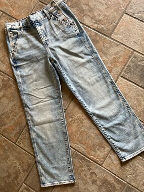 EXPRESS Woman’s High-Rise Straight Ankle Light Blue Jeans